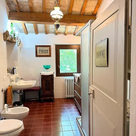Peaceful Country Retreat Near ペザロ